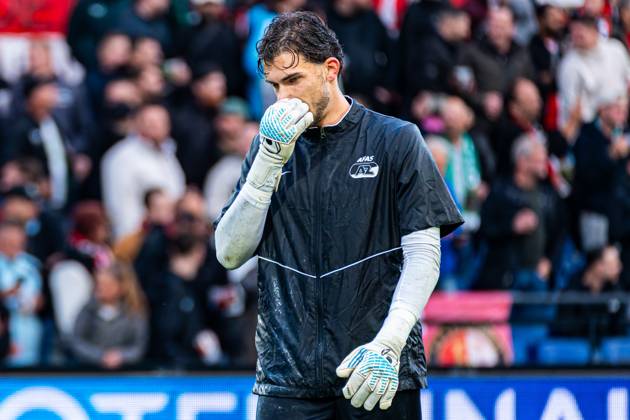 ROTTERDAM - AZ Alkmaar goalkeeper Jari De Busser ahead of the Eredivisie match between Feyenoord and AZ Alkmaar at Stadion Feijenoord on October 10, 2026 in Rotterdam, the Netherlands. KEVIN SENDERS ANP Eredivisie 2026 27 xVIxANPxSportx xMarcelxterxBalsxIVx 572039172 originalFilename: 572039172