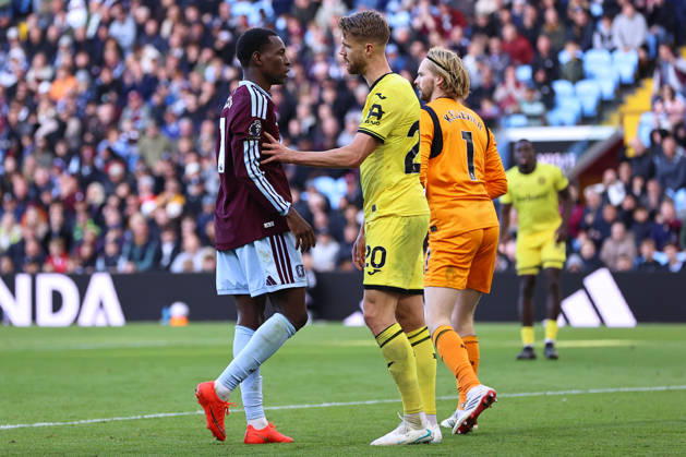 Aston Villa v Brentford, Premier League Nicolas Jackson of Aston Villa confronts Kristoffer Ajer of Brentford FC during the Aston Villa v Brentford Premier League match at Villa Park, Birmingham, England on 10 October 2026 Credit: Ryan Crockett Every Second Media Editorial use only. All images are copyright Every Second Media Limited. No images may be reproduced without prior permission. All rights reserved. Premier League and Football League images are subject to licensing agreements with Football DataCo Limited. see https: www.football-dataco.com Copyright: xIMAGO EveryxSecondxMediax ESM-2212-0178 RyanxCrockettx xEveryxSecondxMediax
