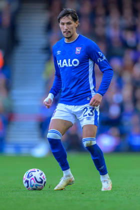 IPSWICH, ENGLAND OCTOBER 10 - Sasa Lukic of Ipswich Town during the Premier League game between Ipswich Town and Fulham at Portman Road on October 10, 2026 in Ipswich, England. (Photo by Keeran Marquis Sports Press Photo) Copyright: xKeeranxMarquis SPPx Sportspressphoto_SPR251166
