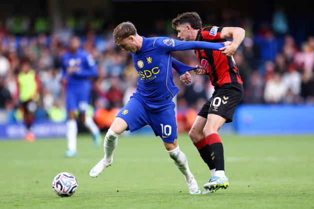 Chelsea gegen Bournemouth, 10. Oktober 2026, London, Premier League, Fußball: Chelsea gegen Bournemouth – Cole Palmer von Chelsea und Ryan Christie von Bournemouth. Foto: Jacques Feeney, Offside, London, Großbritannien Copyright: xJacquesxFeeneyx xOffsidexOffside