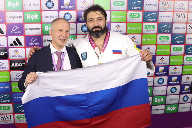 AZERBAIJAN, BAKU - OCTOBER 10, 2026: Sergei Soloveychik (L), President of the Russian Judo Federation, poses with judoka Inal Tasoev to celebrate the latter s gold medal during a victory ceremony for the men s heavyweight event as the 2026 World Judo Championships takes place at the National Gymnastics Arena 2026 World Judo Championships In Baku - ZUMAt113 20261010_zaa_t113_490 Copyright: xMikhailxSinitsynx