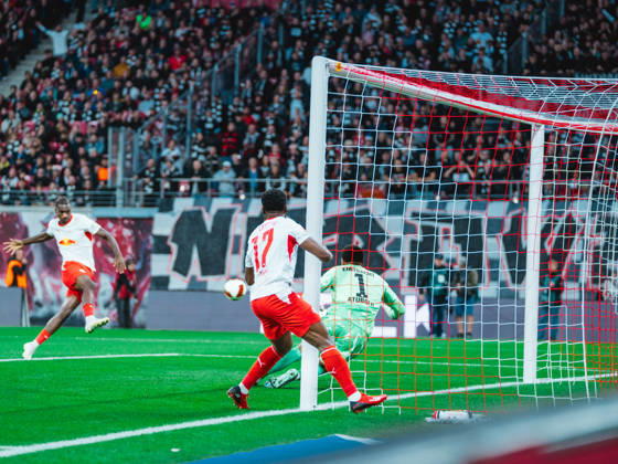 Ezechiel Banzuzi (RB Leipzig, 6) goal RB Leipzig vs Eintracht Frankfurt, Bundesliga, Germany, Football, 26 27, GER, Leipzig, Red Bull Arena Stadium DFL regulations prohibit any use of photographs as image sequences and or quasi-video.DFL regulations prohibit any use of photographs as image sequences and or quasi-video. Leipzig Red Bull Arena, Leipzig Sachsen GER Copyright: xBillmanxDubex