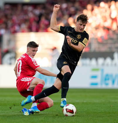 Michel Aebischer, 1 FC Union Berlin, 20, scored against Lukas Petkov, SV Elversberg, 25, GER; 1 FC Union Berlin vs. SV Elversberg, Bundesliga 1, Matchday 5, 2026–27 season, Stadion An der Alten Foersterei, Berlin, October 10, 2026 DFL regulations prohibit any use of photographs as image sequences and or quasi-video 1 FC Union Berlin vs. SV Elversberg, 1 Bundesliga, Matchday 5, 2026–27 Season, October 10, 2026, Berlin Copyright: xEibner-Pressefoto ScottxColemanx EP_SCN