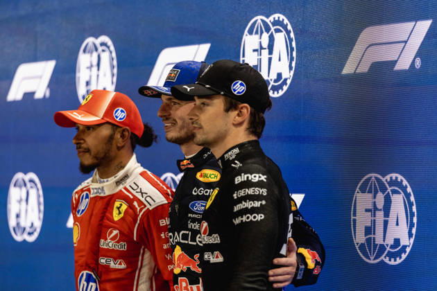 SINGAPORE, SINGAPORE - OCTOBER 10: Lewis Hamilton of Great Britain and Scuderia Ferrari HP, Max Verstappen of the Netherlands and Oracle Red Bull Racing and Charles Leclerc of Monaco and Scuderia Ferrari HP at Parc Ferme after qualifying for F1 Grand Prix race of Singapore at Marina Bay Street Circuit on October 10, 2026 in Singapore, Singapore. (Photo by Qian Jun SPP-Paddocker) Copyright: xQianxJun SPP-Paddockerx Sportspressphoto_SPR251275