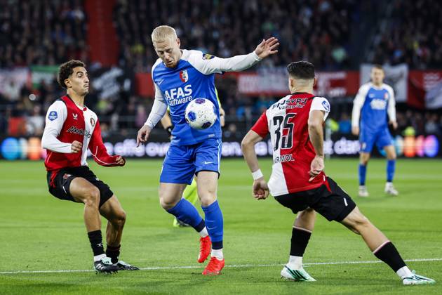 ROTTERDAM - (lr) Oussama Targhalline of Feyenoord, Mexx Meerdink of AZ Alkmaar, Mika Marmol of Feyenoord during the Dutch Eredivisie match between Feyenoord and AZ Alkmaar at Feyenoord stadium De Kuip on 10 October 2026 in Rotterdam, the Netherlands. BAS CZERWINSKI ANP Eredivisie 2026 27 xVIxANPxSportx xxANPxIVx 572040699 originalFilename: 572040699