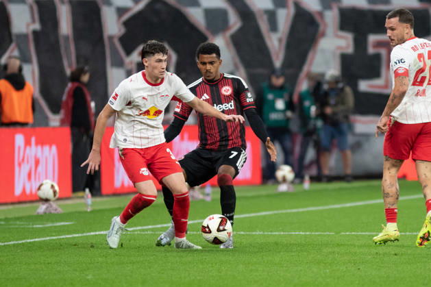 1 Bundesliga RB Leipzig vs. Eintracht Frankfurt October 10, 2026 Andrija Maksimovic 30, RB Leipzig vs. Ansgar Knauff 7, Eintracht Frankfurt LEIPZIG, GERMANY OCTOBER 10 Bundesliga match between RB Leipzig and Eintracht Frankfurt at the Red Bull Arena on Matchday 5 of the Bundesliga on October 10, 2026 in Leipzig, Germany. DFL regulations prohibit any use of photographs as image sequences and or quasi-video. Copyright: xBEAUTIFULxSPORTS JanxKaeferx
