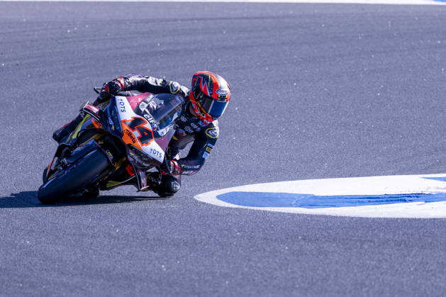 October 10, 2026, Cascais, Lisboa, Portugal: ESTORIL, PORTUGAL - OCTOBER 10: Sam Lowes of Great-Britain and ELF Marc VDS Racing Team competes during Race 1 during day two of the World Superbikes Estoril Round at Circuito Estoril on October 10, 2026 in Estoril, Portugal. Cascais Portugal - ZUMAl192 20261010_zsp_l192_079 Copyright: xMiguelxLemosx