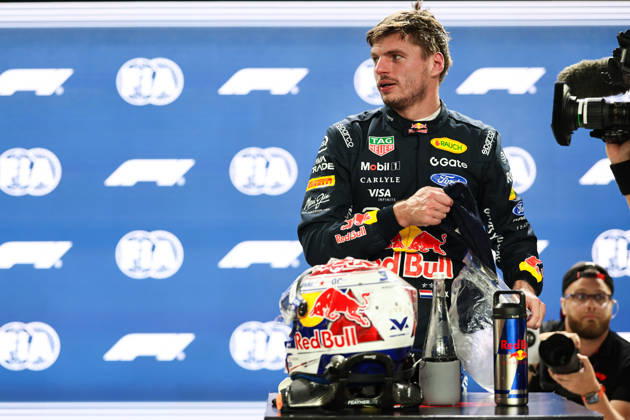 SINGAPORE, SINGAPORE - OCTOBER 10: Max Verstappen of the Netherlands and Oracle Red Bull Racing being after qualifying for F1 Grand Prix race of Singapore at Marina Bay Street Circuit on October 10, 2026 in Singapore, Singapore. (Photo by Qian Jun SPP-Paddocker) Copyright: xQianxJun SPP-Paddockerx Sportspressphoto_SPR251318