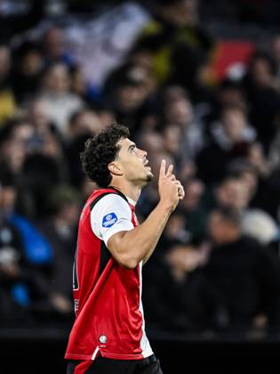 ROTTERDAM - Nacho Ferri of Feyenoord celebrates the 1-0 during the Dutch Eredivisie match between Feyenoord and AZ Alkmaar at Feyenoord stadium De Kuip on October 10, 2026 in Rotterdam, the Netherlands. OLAF KRAAK ANP Eredivisie 2026 27 xVIxANPxSportx xxANPxIVx 572041635 originalFilename: 572041635