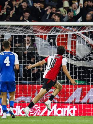 ROTTERDAM - Nacho Ferri of Feyenoord celebrates the 1-0 during the Dutch Eredivisie match between Feyenoord and AZ Alkmaar at Feyenoord stadium De Kuip on October 10, 2026 in Rotterdam, the Netherlands. BAS CZERWINSKI ANP Eredivisie 2026 27 xVIxANPxSportx xxANPxIVx 572042452 originalFilename: 572042452