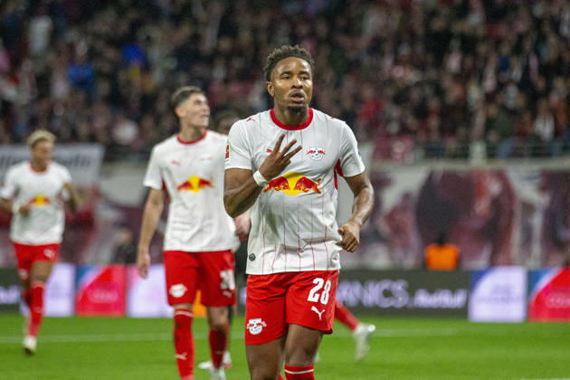 GER, Leipzig, Fussball, Bundesliga, 5. Spieltag, RB Leipzig vs. Eintracht Frankfurt im Bild v.l.: Christopher Nkunku (RB Leipzig 28), Torjubel , zeigt drei Tore mit Fingergeste 10.10.2026, Red-Bull Arena Leipzig DFL DFB REGULATIONS PROHIBIT ANY USE OF PHOTOGRAPHS AS IMAGE SEQUENCES AND OR QUASI-VIDEO, Leipzig Red-Bull Arena Sachsen Germany Copyright: xPaulxFritzx