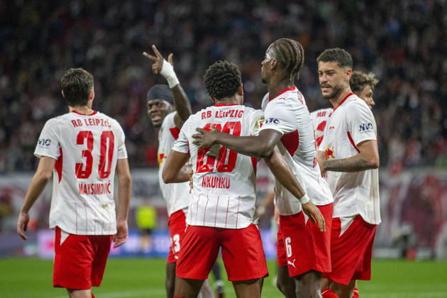 GER, Leipzig, Fussball, Bundesliga, 5. Spieltag, RB Leipzig vs. Eintracht Frankfurt im Bild v.l.: Leipzig Torjubel 10.10.2026, Red-Bull Arena Leipzig DFL DFB REGULATIONS PROHIBIT ANY USE OF PHOTOGRAPHS AS IMAGE SEQUENCES AND OR QUASI-VIDEO, Leipzig Red-Bull Arena Sachsen Germany Copyright: xPaulxFritzx