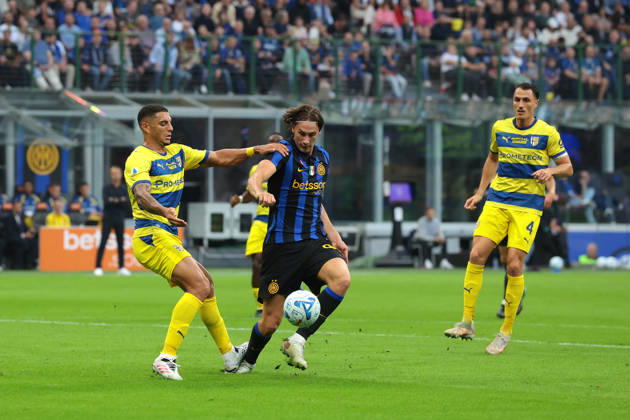 FC Internazionale v Parma Calcio 1913 - Serie A - Season 2026-2027 Milan, Italy, 10th October 2026. Diego Carlos of Parma Calcio stands on the ankle of Francesco Pio Esposito of FC Internazionale conceeding a penalty in the process during the FC Internazionale vs Parma Calcio 1913 Serie A match at Giuseppe Meazza, Milan. Picture credit should read: Jonathan Moscrop Milan Stadio Giuseppe Meazza Italy