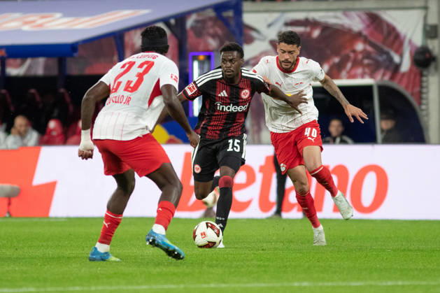 1 German Bundesliga RB Leipzig vs. Eintracht Frankfurt October 10, 2026 Noel Aseko 15, Eintracht Frankfurt, marked by Romulo Cardoso da Cruz 40, RB Leipzig LEIPZIG, GERMANY OCTOBER 10 Bundesliga match between RB Leipzig and Eintracht Frankfurt at the Red Bull Arena on Matchday 5 of the 1. Bundesliga on October 10, 2026 in Leipzig, Germany. DFL regulations prohibit any use of photographs as image sequences and or quasi-video. Copyright: xBEAUTIFULxSPORTS JanxKaeferx