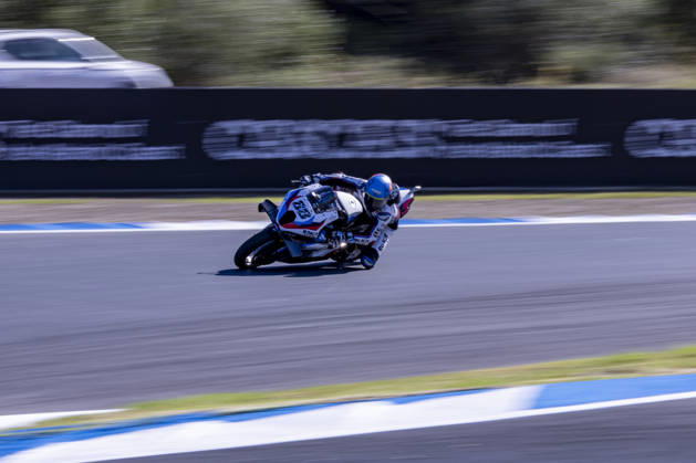 October 10, 2026, Cascais, Lisboa, Portugal: ESTORIL, PORTUGAL - OCTOBER 10: Miguel Oliveira of Portugal and Rokit BMW Motored WorldSBK Team competes during Race 1 during day two of the World Superbikes Estoril Round at Circuito Estoril on October 10, 2026 in Estoril, Portugal. Cascais Portugal - ZUMAl192 20261010_zsp_l192_125 Copyright: xMiguelxLemosx