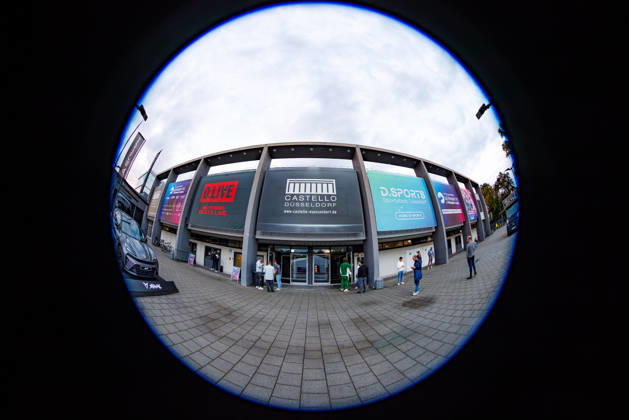 DÜSSELDORF, GERMANY - 10 OCTOBER 2026: Image shows CASTELLO Düsseldorf from the outside with fisheye during CUPRA Germany Premier Padel P2 2026 Day 7: Semifinals at CASTELLO Düsseldorf on 10 10 2026 in Düsseldorf, Germany. Germany Copyright: xFröhlichxPascalx