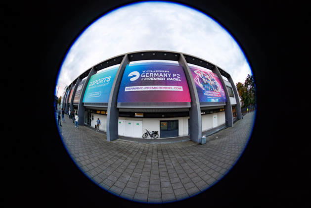 DÜSSELDORF, GERMANY - 10 OCTOBER 2026: Image shows CASTELLO Düsseldorf from the outside with fisheye during CUPRA Germany Premier Padel P2 2026 Day 7: Semifinals at CASTELLO Düsseldorf on 10 10 2026 in Düsseldorf, Germany. Germany Copyright: xFröhlichxPascalx