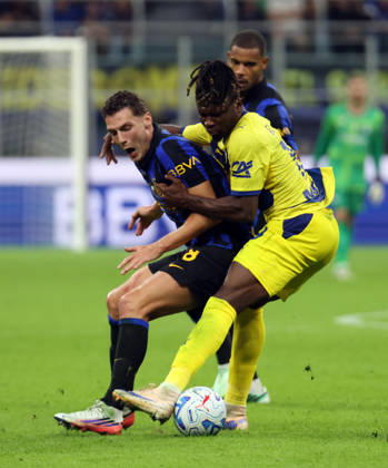 October 10, 2026, Milan, MILAN: Inter Milan™s Petar Sicic (L) challenges for the ball with Parma™s El Bilal TourÃ during the Italian serie A soccer match between Inter and Parma at Giuseppe Meazza stadium in Milan, 10 October 2026..ANSA MATTEO BAZZI. Serie A: Inter Vs Parma  - ZUMAa110 20261010_zaf_a110_039 Copyright: xMatteoxBazzix