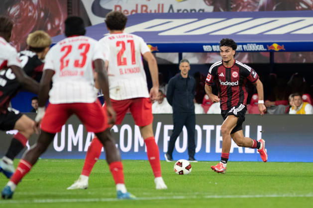 1 German Bundesliga: RB Leipzig vs. Eintracht Frankfurt, October 10, 2026, Can Uzun 42, Eintracht Frankfurt, LEIPZIG, GERMANY, OCTOBER 10: Bundesliga match between RB Leipzig and Eintracht Frankfurt at the Red Bull Arena on Matchday 5 of the 1. Bundesliga on October 10, 2026 in Leipzig, Germany. DFL regulations prohibit any use of photographs as image sequences and or quasi-video. Copyright: xBEAUTIFULxSPORTS JanxKaeferx