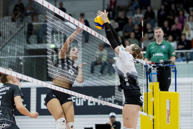 DEKRA 1st Bundesliga Women: Schwarz Weiss Erfurt vs. Rote Raben Vilsbiburg, Erfurt, October 10, 2026; Alice Clemente (8, Rote Raben Vilsbiburg) vs. Larissa Winter (6, Schwarz Weiss Erfurt); DEKRA 1st Bundesliga Women: Schwarz Weiss Erfurt vs. Rote Raben Vilsbiburg, Riethsporthalle, Erfurt, October 10, 2026 Copyright: xBEAUTIFULxSPORTS Duehringx