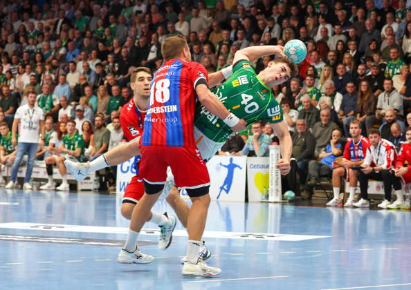 October 10, 2026, Germany, Göppingen, Opel HBL Bundesliga Handball, FRISCH AUF Göppingen vs. SG BBM Bietigheim, from left: Nikola Vlahovic (BBM), Fabian Wiederstein (BBM), Elias Newel (FAG)