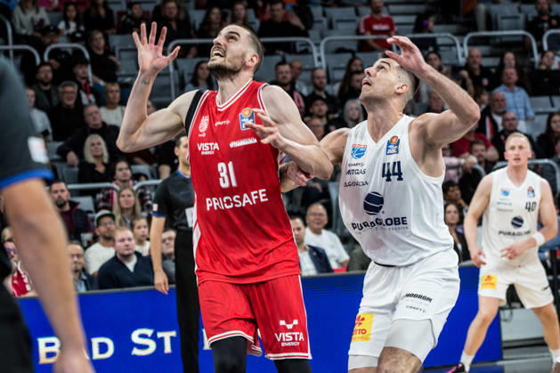 Bamberg, Germany, October 10, 2026; easyCredit BBL 2026–2027, Matchday 5; BMA365 Bamberg Baskets vs. Syntainics MBC; Pictured, from left: Daniel Keppeler (Bamberg) and Jure Planinic (MBC Weißenfels); Brose Arena, Bavaria Copyright: xFotostandx xSchmittx