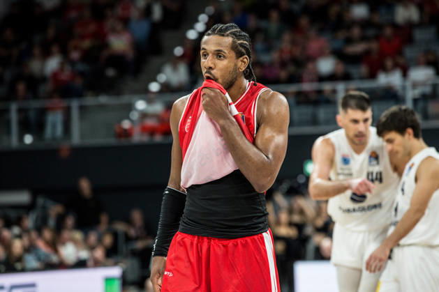 Bamberg, Germany, October 10, 2026; easyCredit BBL 2026–2027, Matchday 5; BMA365 Bamberg Baskets vs. Syntainics MBC; Pictured: Jordan Wright, Bamberg, looking stunned on the court at Brose Arena, Bavaria Copyright: xFotostandx xSchmittx