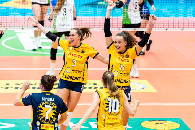 October 10, 2026, GER, Volleyball, Dekra 1st Division, Women, 2026–2027 Season, Regular Season, VfB Suhl Lotto Thueringen vs. Skurios Volleys Borken, Lara Nagels (VfB Suhl Lotto Thueringen), Laura Berger (VfB Suhl Lotto Thuringia), Emma Sambale (VfB Suhl Lotto Thuringia), and Lucia Herdova (VfB Suhl Lotto Thuringia) celebrate after earning a point; 98527 Suhl, Wolfsgrube Sports Hall, Thuringia, Germany