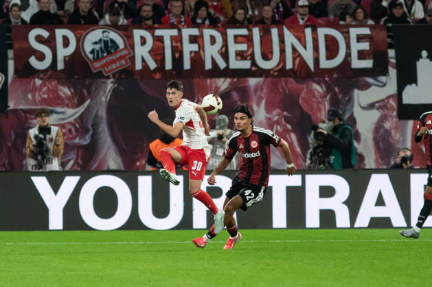 1 German Bundesliga RB Leipzig vs. Eintracht Frankfurt October 10, 2026 Andrija Maksimovic 30, RB Leipzig vs. Can Uzun 42, Eintracht Frankfurt LEIPZIG, GERMANY OCTOBER 10 Bundesliga match between RB Leipzig and Eintracht Frankfurt at the Red Bull Arena on Matchday 5 of the Bundesliga on October 10, 2026 in Leipzig, Germany. DFL regulations prohibit any use of photographs as image sequences and or quasi-video. Copyright: xBEAUTIFULxSPORTS JanxKaeferx