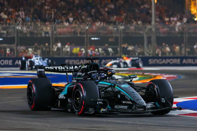 Formula 1 Singapore Grand Prix SINGAPORE - OCTOBER 10: Mercedes s driver George Russell competes in the Qualifying Session at the Formula One Grand Prix of Singapore, at the Marina Bay Street Circuit in Singapore, on October 10, 2026. Daniel Ceng Anadolu Singapore Singapore. Editorial use only. Please get in touch for any other usage.  Copyright: x2026xAnadoluxDanielxCengx
