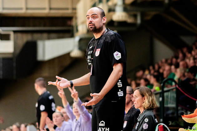 Manel Cirac, SG Nürtingen-Zizishausen, Coach, GER, Women s Handball Bundesliga 2, Füchse Berlin vs. SG Nürtingen-Zizishausen, 2026–27 season, Matchday 5, October 10, 2026, GER, Women’s Handball Bundesliga 2, Füchse Berlin vs. SG Nürtingen-Zizishausen, 2026–27 season, Matchday 5, October 10, 2026, Berlin Copyright: xClaudiusxRauch,xEibner-Pressefotox xClaudiusxRauchx EP_CRH