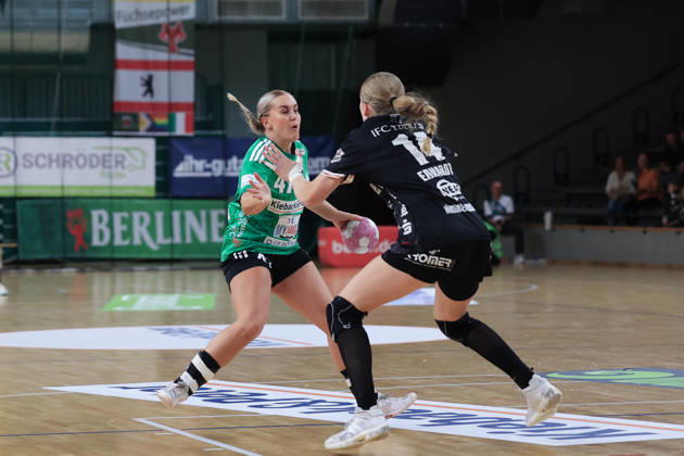 October 10, 2026, Reinickendorfer Füchse Women vs. SG Nürtingen Zizishausen, Matchday 5, 2nd Bundesliga, HBF, Handball, Sömmeringhalle, Anouk Nieuwenweg (Reinickendorfer Füchse Women, 47) faces off against Nora Erhardt (SG Nürtingen, 14), Berlin, Berlin, Germany