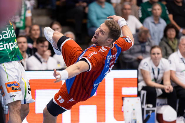 Fabian WIEDERSTEIN, SG BBM Bietigheim, 18, scores a goal, play, shot on goal, GER, FRISCH AUF Goeppingen vs. SG BBM Bietigheim, Handball, Bundesliga, OPEL HBL, Matchday 8, 2026–2027 season, October 10, 2026, GER, FRISCH AUF Goeppingen vs. SG BBM Bietigheim, Handball, Bundesliga, OPEL HBL, Matchday 8, 2026–2027 season, October 10, 2026, Göppingen Copyright: xEibnerxPressefoto OliverxSchmidtx EP_OST