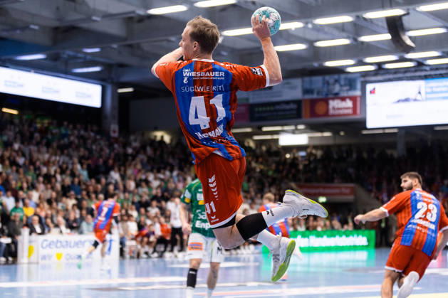 Till HERMANN of SG BBM Bietigheim, 41, scores a goal, play, shot on goal GER, FRISCH AUF Goeppingen vs. SG BBM Bietigheim, Handball, Bundesliga, OPEL HBL, Matchday 8, 2026–2027 season, October 10, 2026, GER, FRISCH AUF Goeppingen vs. SG BBM Bietigheim, Handball, Bundesliga, OPEL HBL, Matchday 8, 2026–2027 season, October 10, 2026, Göppingen Copyright: xEibnerxPressefoto OliverxSchmidtx EP_OST