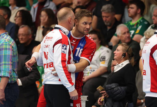 October 10, 2026, Germany, Göppingen, Opel HBL Bundesliga Handball, FRISCH AUF Göppingen vs. SG BBM Bietigheim, BBM Coach Hartmut Mayerhoffer, Fabian Wiederstein (BBM)