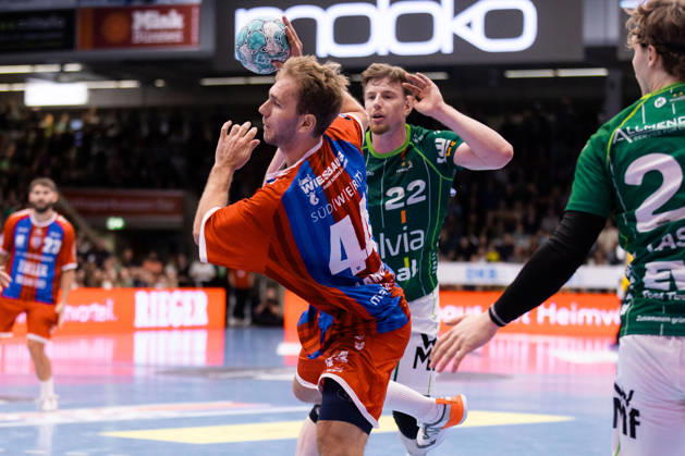 Mathias Rohde LARSON, SG BBM Bietigheim, 44, scores a goal; play; shot on goal; GER, FRISCH AUF Goeppingen vs. SG BBM Bietigheim, Handball, Bundesliga, OPEL HBL, Matchday 8, 2026–2027 season, October 10, 2026, GER, FRISCH AUF Göppingen vs. SG BBM Bietigheim, Handball, Bundesliga, OPEL HBL, Matchday 8, 2026–2027 season, October 10, 2026, Göppingen Copyright: xEibnerxPressefoto OliverxSchmidtx EP_OST