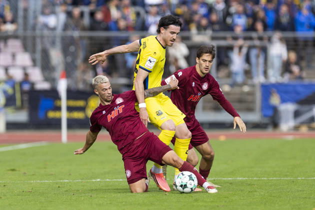 3rd Division, Fortuna Cologne 1 FC Saarbrücken 10 10 2026 Tom Geerkens (Fortuna Cologne), 6, Kaan Caliskaner (1 FC Saarbrücken), 22, David Savic, Fortuna Cologne, 23 3rd Division, Fortuna Cologne 1, FC Saarbrücken, Matchday 8, on October 10, 2026, Südstadion, Cologne DFB regulations prohibit any use of photographs as image sequences and or quasi-video Copyright: xBEAUTIFULxSPORTS Meuselx