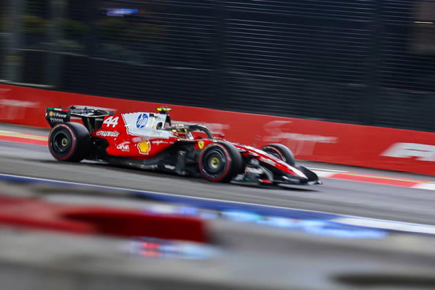 2026 Formula 1 Singapore Grand Prix SINGAPORE - OCTOBER 10: Ferrari s driver Lewis Hamilton during the Qualifying Session at the Formula One Grand Prix of Singapore, at the Marina Bay Street Circuit in Singapore, on October 10, 2026. Daniel Ceng Anadolu Singapore Singapore. Editorial use only. Please get in touch for any other usage.  Copyright: x2026xAnadoluxDanielxCengx