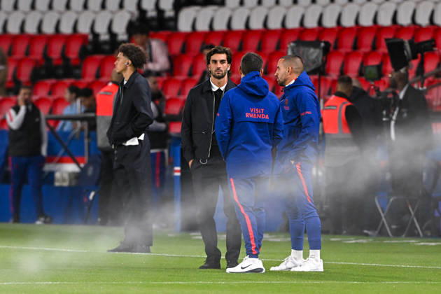 Paris Saint-Germain v Le Mans FC - Ligue 1 McDonald s 2026 2027 Guillem Hernandez FOLGUERA Assitant coach of Paris, Borja ALVAREZ BUEDO assistant coach of Paris, Ferran TORRES of Paris Saint-Germain and Maghnes AKLIOUCHE of Paris during Ligue 1 McDonald s match between Paris and Le Mans at Parc des Princes on October 10, 2026 in Paris, France. Paris France  Copyright: xBaptistexFernandezx 776573319