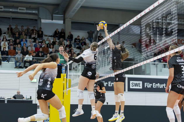 DEKRA 1st Bundesliga Women: Schwarz Weiss Erfurt vs. Rote Raben Vilsbiburg, Erfurt, October 10, 2026; Larissa Winter (6, Schwarz Weiss Erfurt) vs. Amanda Cavalcanti (14, Rote Raben Vilsbiburg); DEKRA 1st Bundesliga Women: Schwarz Weiss Erfurt vs. Rote Raben Vilsbiburg, Riethsporthalle, Erfurt, October 10, 2026 Copyright: xBEAUTIFULxSPORTS Duehringx