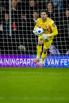 ROTTERDAM AZ Alkmaar goalkeeper Jari De Busser during the Vriendenloterij Eredivisie match between Feyenoord and AZ at De Kuip on October 10, 2026, in Rotterdam, the Netherlands. Photo by DeFodi Images