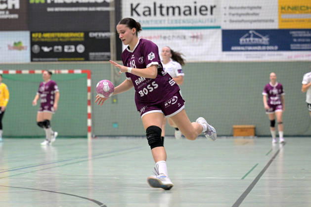 Santina Sabatnig, TusSies Metzingen, 18 on the ball: TusSies Metzingen vs. SCM Ramnicu Valcea, Handball, EHF, Europa League Qualification Second Leg, 2026–2027 Season, October 10, 2026, TusSies Metzingen vs. SCM Ramnicu Valcea, Handball, EHF, Europa League Qualification Second Leg, 2026–2027 Season, October 10, 2026, Metzingen Copyright: xEibner-Pressefotox EP_TBR