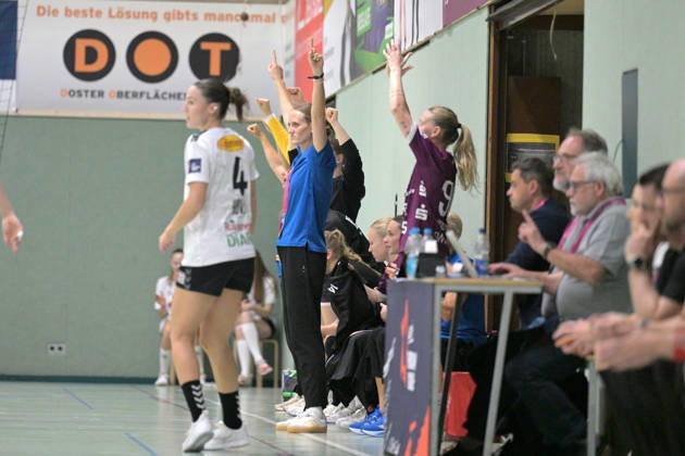 Miriam Hirsch of TusSies Metzingen, coach, celebrates after the goal in the TusSies Metzingen vs. SCM Ramnicu Valcea match, handball, EHF, Europa League Qualification Second Leg, 2026–2027 season, October 10, 2026, TusSies Metzingen vs. SCM Ramnicu Valcea, Handball, EHF, Europa League Qualification Second Leg, 2026–2027 Season, October 10, 2026, Metzingen Copyright: xEibner-Pressefotox EP_TBR