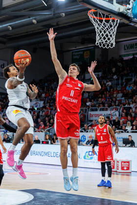Trevon Scott, BMA365 Bamberg Baskets, 13; DeLonnie Hunt, Syntainics MBC, 03; Richard Balint, BMA365 Bamberg Baskets, 11; BMA365 Bamberg Baskets vs. Syntainics MBC, Basketball, easyCredit BBL, Matchday 5, October 10, 2026 BMA365 Bamberg Baskets vs. Syntainics MBC, Basketball, easyCredit BBL, Matchday 5, October 10, 2026 Bamberg Copyright: xEibner-Pressefoto G.xSantemizx EP_EER