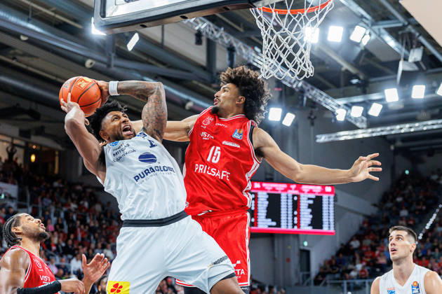 Anthony Gaines, Syntainics MBC, 11; Brendan Terry, BMA365 Bamberg Baskets, 15; BMA365 Bamberg Baskets vs. Syntainics MBC, Basketball, easyCredit BBL, Matchday 5, October 10, 2026 BMA365 Bamberg Baskets vs. Syntainics MBC, Basketball, easyCredit BBL, Matchday 5, October 10, 2026 Bamberg Copyright: xEibner-Pressefoto G.xSantemizx EP_EER