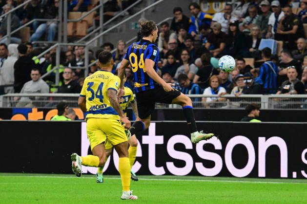 SOCCER - Serie A - Inter - FC Internazionale vs. Parma Calcio Photo by IPA ABACAPRESS.COM89513463 - Diego Carlos and Pio Esposito during the Serie A match between FC Internazionale and Parma Calcio at Stadio Giuseppe Meazza in Milan, Italy, on October 10, 2026. Milan Italy  Copyright: xIPAxSport ABACAx