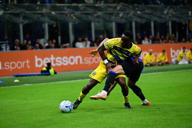 SOCCER - Serie A - Inter - FC Internazionale vs. Parma Calcio Photo by IPA ABACAPRESS.COM89513459 - Mandela Keita and Henrikh Mkhitaryan during the Serie A match between FC Internazionale and Parma Calcio at Stadio Giuseppe Meazza in Milan, Italy, on October 10, 2026. Milan Italy  Copyright: xIPAxSport ABACAx