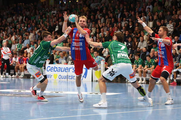 October 10, 2026, Germany, Göppingen, Opel HBL Bundesliga Handball, FRISCH AUF Göppingen vs. SG BBM Bietigheim, from left: Oskar Sunnefeldt (FAG), Mathias Larson (BBM), Viktor Klöve (FAG), Fabian Wiederstein (BBM)