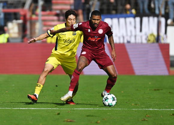 October 10, 2026, xophax, Soccer 3rd Division, Fortuna Cologne vs. Saarbrücken: Seungjoon Lee (Saarbrücken, left) and Florian Heister (Fortuna Cologne, right)