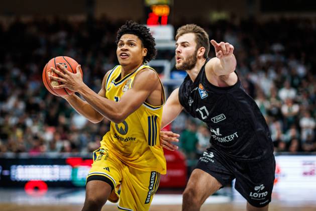 Jack Kayil of Alba Berlin goes head-to-head with Moritz Krimmer of the Gladiators Trier, Action: Vet Concept Gladiators Trier vs. Alba Berlin, Basketball, easyCredit BBL, Matchday 5, 2026–2027 Season, October 10, 2026, Vet Concept Gladiators Trier vs. Alba Berlin, Basketball, easyCredit BBL, Matchday 5, 2026–2027 Season, October 10, 2026 Copyright: xEibnerxPressefotox EP_ANS